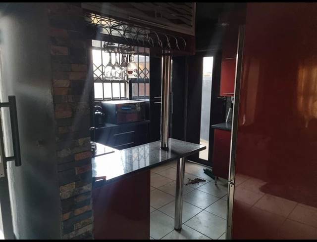 2 BEDROOM HOUSE FOR SALE IN DAWN PARK